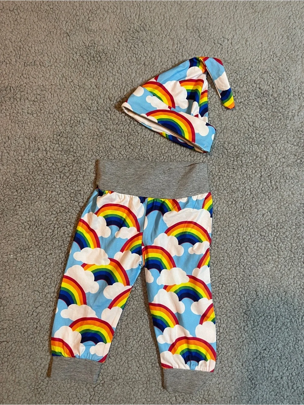 Baby 2 Pc Rainbow Cloud Outfit Set Size 80 12-18M Blue Pants & Matching Hat